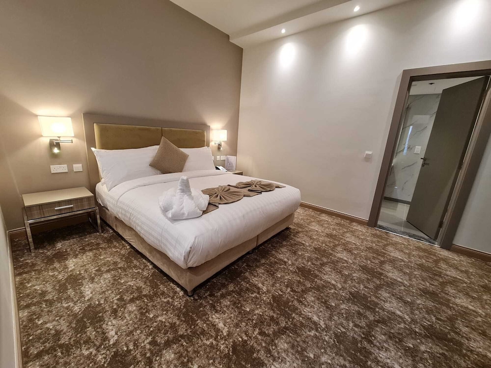 GLORIA HOTEL AND SUITES — photo 5