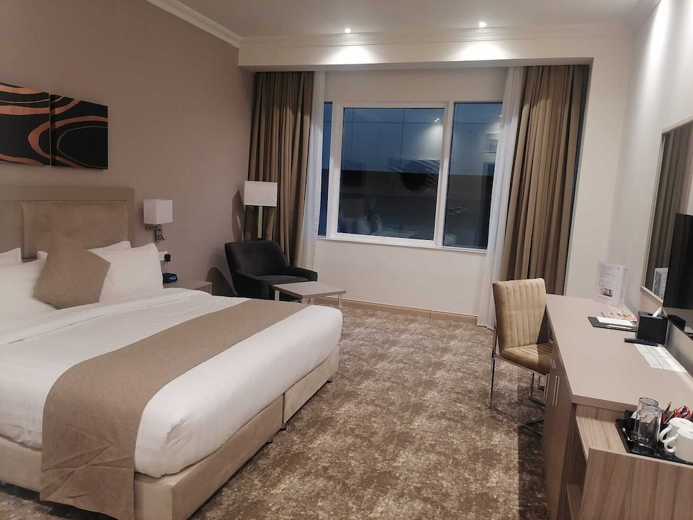 GLORIA HOTEL AND SUITES — photo 4